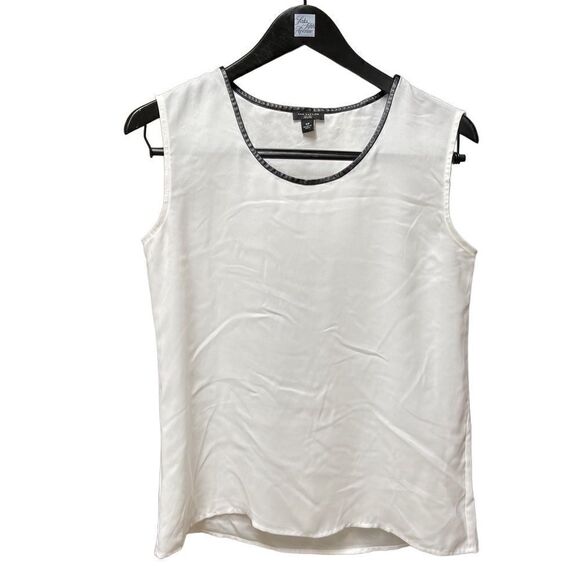 🌟Ann Taylor White Top - Picture 1 of 2